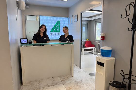 Kliniğin karşılama bankosu